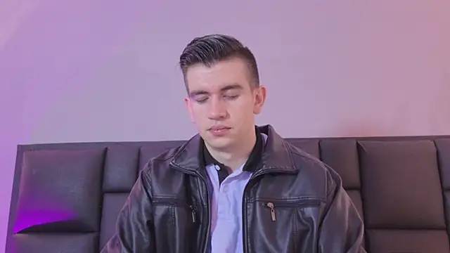 MikaelSlow online show from 04/17/26, 04:15