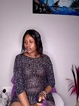 Snapshot of SquirtQueen222 chatting on 12/02/24, 08:00 SquirtQueen222 online show from 12/02/24, 08:00