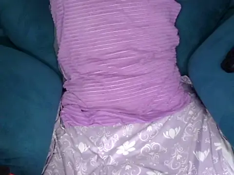 Snapshot of SquirtQueen222 chatting on 12/07/24, 10:50 SquirtQueen222 online show from 12/07/24, 10:50