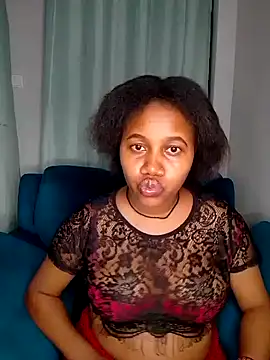 Snapshot of SquirtQueen222 chatting on 12/21/24, 09:04 SquirtQueen222 online show from 12/21/24, 09:04