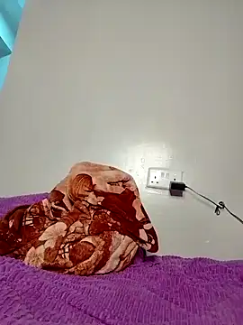 Snapshot of SquirtQueen222 chatting on 12/22/24, 12:28 SquirtQueen222 online show from 12/22/24, 12:28