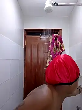 Snapshot of SquirtQueen222 chatting on 01/04/25, 03:28 SquirtQueen222 online show from 01/04/25, 03:28