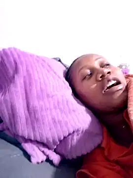 Snapshot of SquirtQueen222 chatting on 01/18/25, 08:09 SquirtQueen222 online show from 01/18/25, 08:09