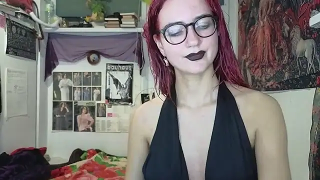 Snapshot of TatianaRomanov chatting on 11/05/25, 07:14 TatianaRomanov online show from 11/05/25, 07:14