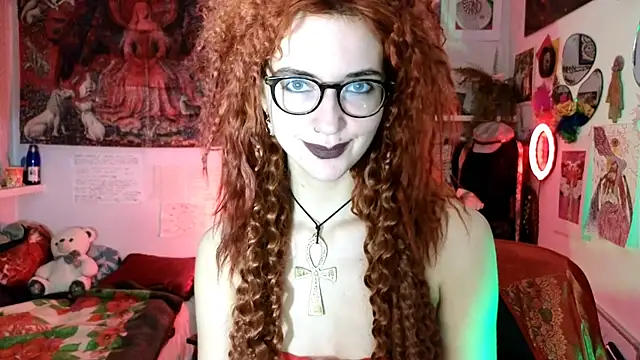 Snapshot of TatianaRomanov chatting on 05/15/26, 08:05 TatianaRomanov online show from 05/15/26, 08:05