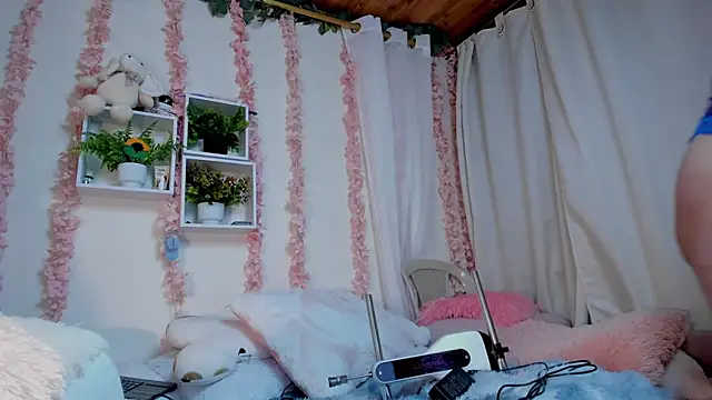 Idara and Edahi01 online show from 10/15/25, 07:47