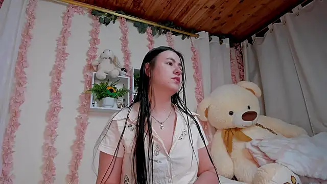 Idara and Edahi01 online show from 10/18/25, 07:36