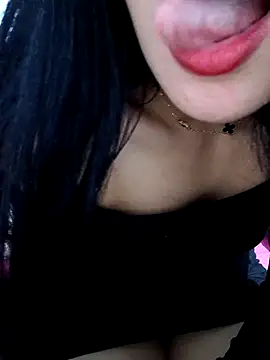 Fatina111 online show from 03/19/26, 04:49