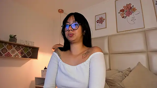 Aily Yozuko online show from 02/13/25, 07:56