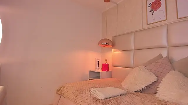 Aily Yozuko online show from 09/10/25, 02:44