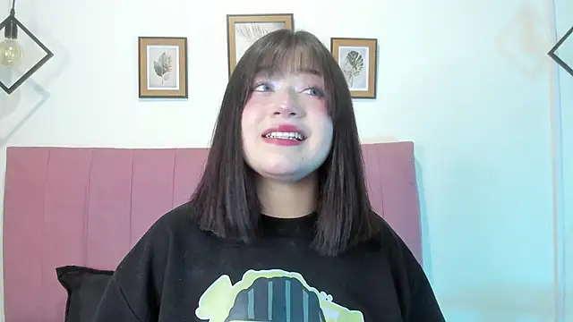 GENNESIS LOVE online show from 11/19/25, 03:50