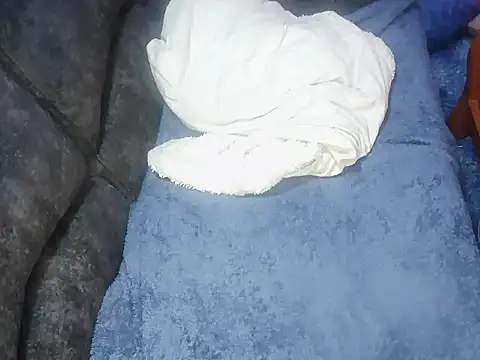 petitev online show from 10/17/25, 04:26