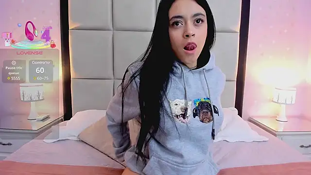 HannaClarrk  online show from 03/05/25, 11:38