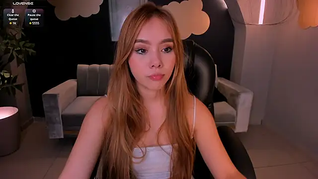 CarolineGraceX online show from 01/31/25, 10:52