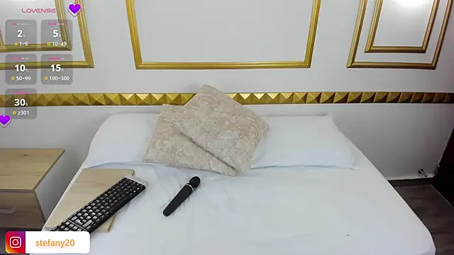 amor smith  online show from 02/23/25, 02:40