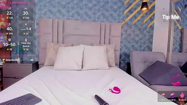 NiiaMoore online show from 10/16/25, 06:53