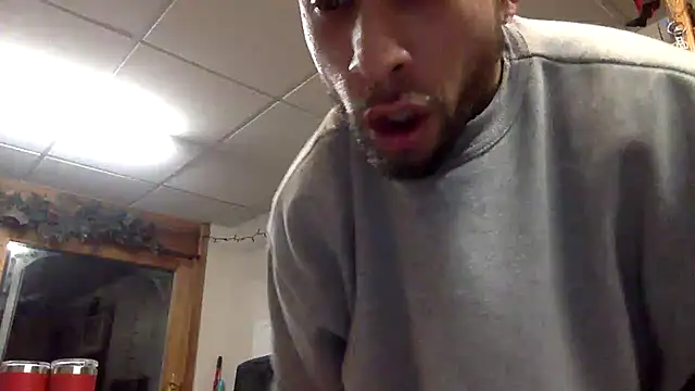 Snapshot of tongueispowerr6d9 chatting on 12/30/24, 04:42 tongueispowerr6d9 online show from 12/30/24, 04:42