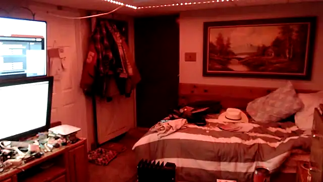 Snapshot of tongueispowerr6d9 chatting on 02/21/25, 06:29 tongueispowerr6d9 online show from 02/21/25, 06:29