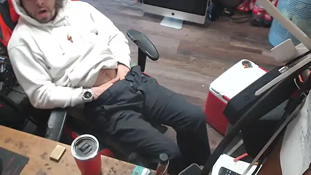 tongueispowerr6d9 online show from 04/12/26, 10:48