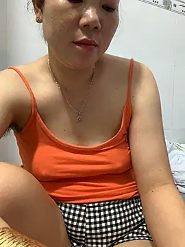 Snapshot of Baby-bigtits chatting on 02/22/25, 07:45 Baby-bigtits online show from 02/22/25, 07:45