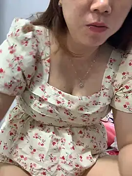Snapshot of Baby-bigtits chatting on 02/23/25, 01:53 Baby-bigtits online show from 02/23/25, 01:53
