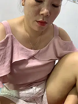 Snapshot of Baby-bigtits chatting on 02/26/25, 02:59 Baby-bigtits online show from 02/26/25, 02:59