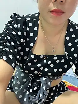 Snapshot of Baby-bigtits chatting on 03/04/25, 03:33 Baby-bigtits online show from 03/04/25, 03:33