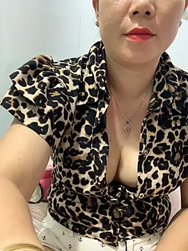 Snapshot of Baby-bigtits chatting on 03/08/25, 07:05 Baby-bigtits online show from 03/08/25, 07:05