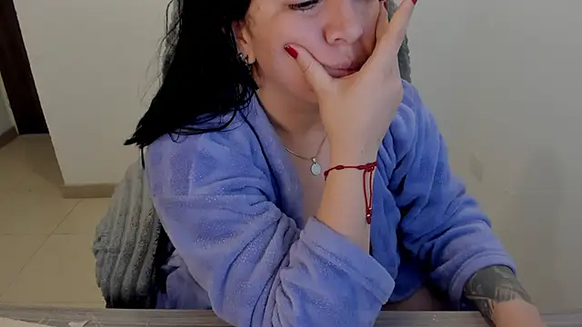 Im coco online show from 10/12/25, 05:01