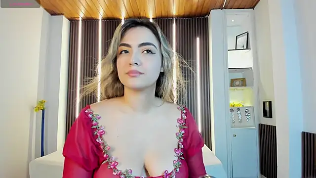 IsabellaaJoness online show from 04/12/26, 02:00