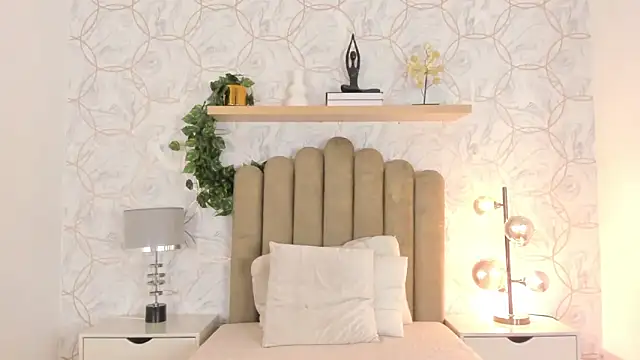 Snapshot of Roma__love chatting on 01/13/25, 12:13 Roma love online show from 01/13/25, 12:13