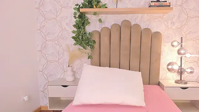 Roma  love online show from 12/04/25, 12:58