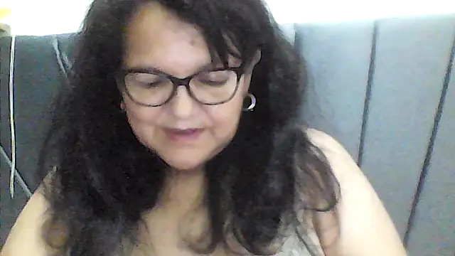 kassandra02 online show from 10/23/25, 03:39