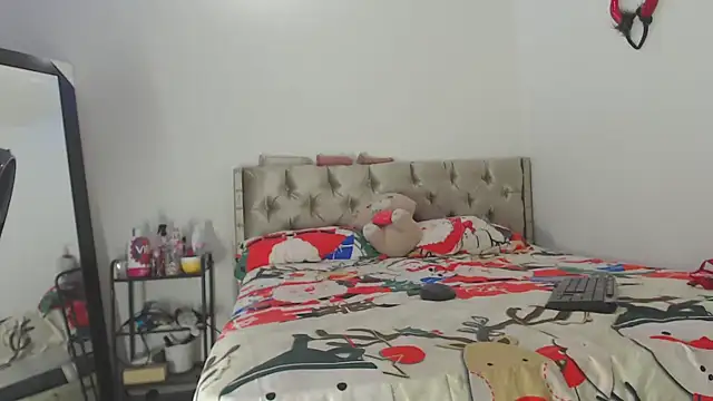 daniela starks online show from 12/18/25, 11:11