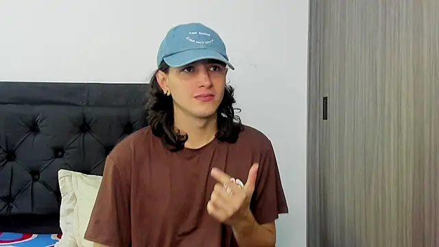 alex connorr online show from 01/11/25, 04:03