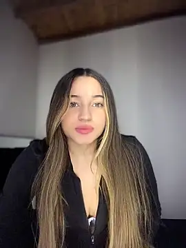 Snapshot of Sophie_spencer1 chatting on 05/27/26, 03:14 Sophie spencer1 online show from 05/27/26, 03:14