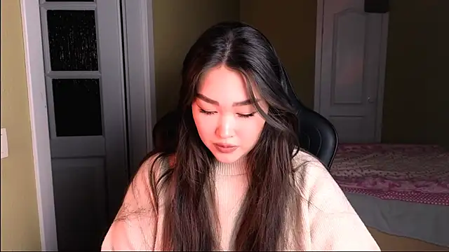 Snapshot of Erica_Wayne chatting on 01/28/25, 02:21 Erica Wayne online show from 01/28/25, 02:21