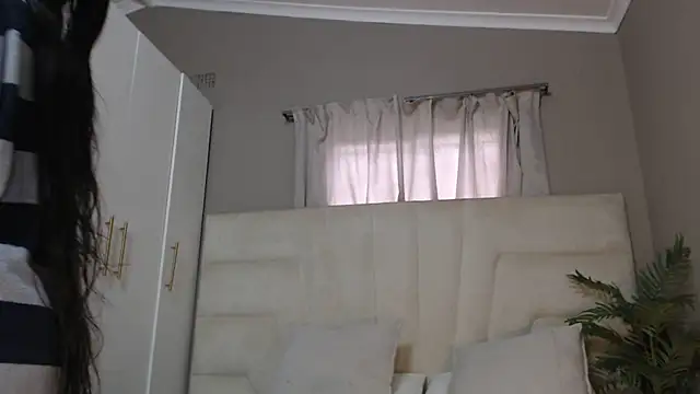 naughtyblackdolie online show from 02/04/25, 05:42