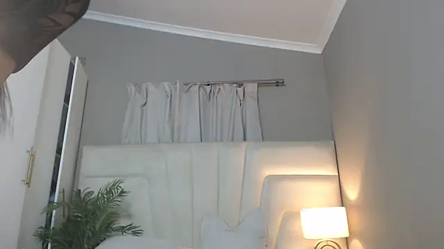 naughtyblackdolie online show from 09/16/25, 08:32