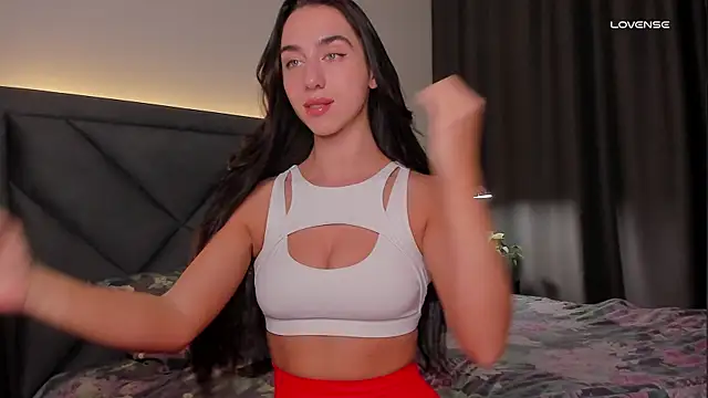 R a v e n online show from 04/15/26, 07:58