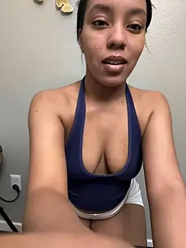 juicyyy323 online show from 12/28/24, 06:06