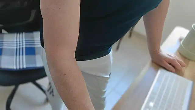 Snapshot of slzypvtpig chatting on 02/25/26, 07:34 slzypvtpig online show from 02/25/26, 07:34