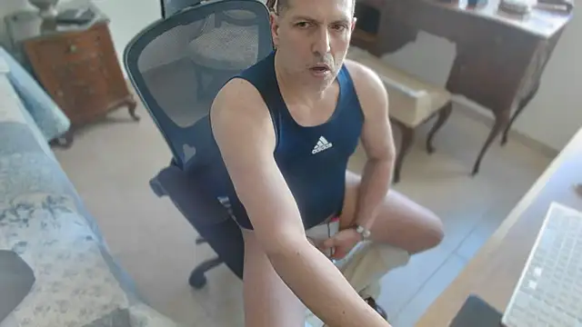 Snapshot of slzypvtpig chatting on 02/26/26, 07:35 slzypvtpig online show from 02/26/26, 07:35