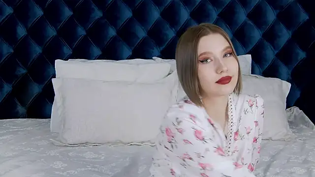 LiliLinn online show from 01/24/25, 02:19
