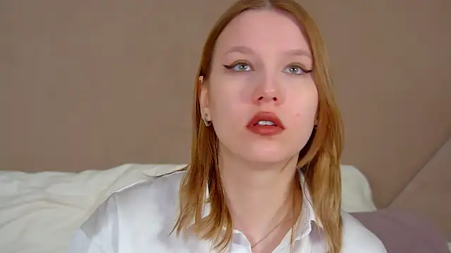 LiliLinn online show from 05/19/26, 04:41
