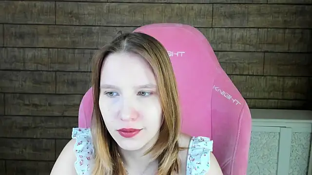Snapshot of LiliLinn chatting on 06/22/26, 04:20 LiliLinn online show from 06/22/26, 04:20