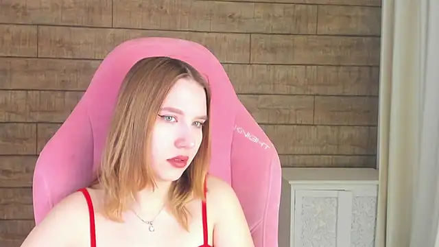 Snapshot of LiliLinn chatting on 06/30/26, 04:35 LiliLinn online show from 06/30/26, 04:35