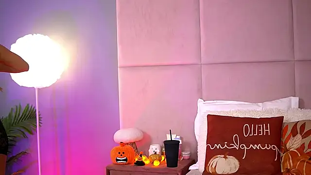 AlmaLuv online show from 10/21/25, 03:51