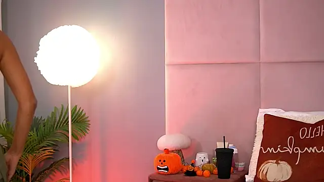 AlmaLuv online show from 11/21/25, 04:55