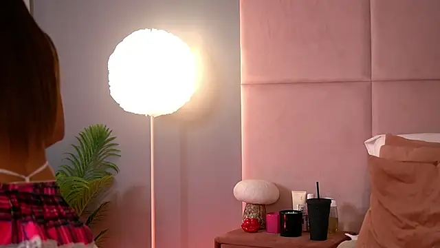 AlmaLuv online show from 04/20/26, 03:53